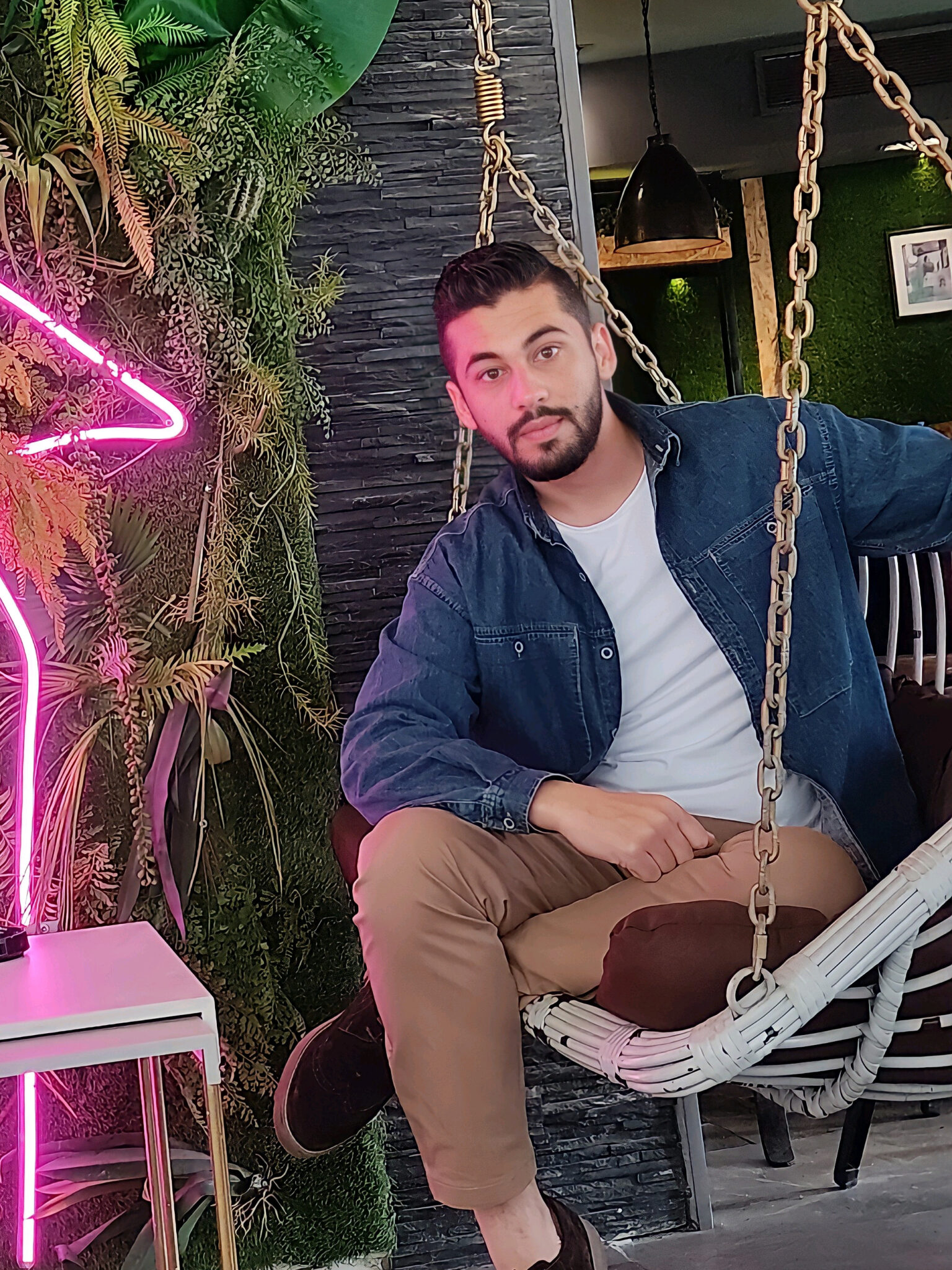 Omar Amara embodies the new worldwide woman's poet